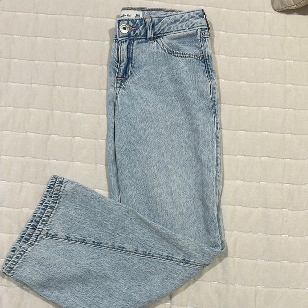 Abercrombie Kids low rise baggy 9/10 regular
Like New